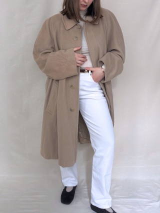 Beżowy długi płaszcz z kaszmirem