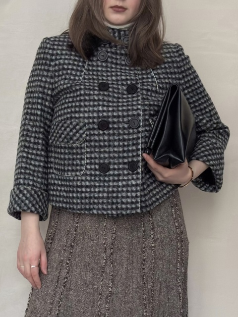 Krótki wełniany płaszcz w kratę