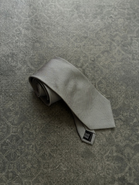 Szary krawat 100% jedwab Szary krawat 100% jedwab