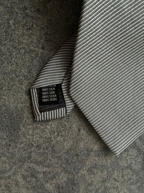 Szary krawat 100% jedwab Szary krawat 100% jedwab